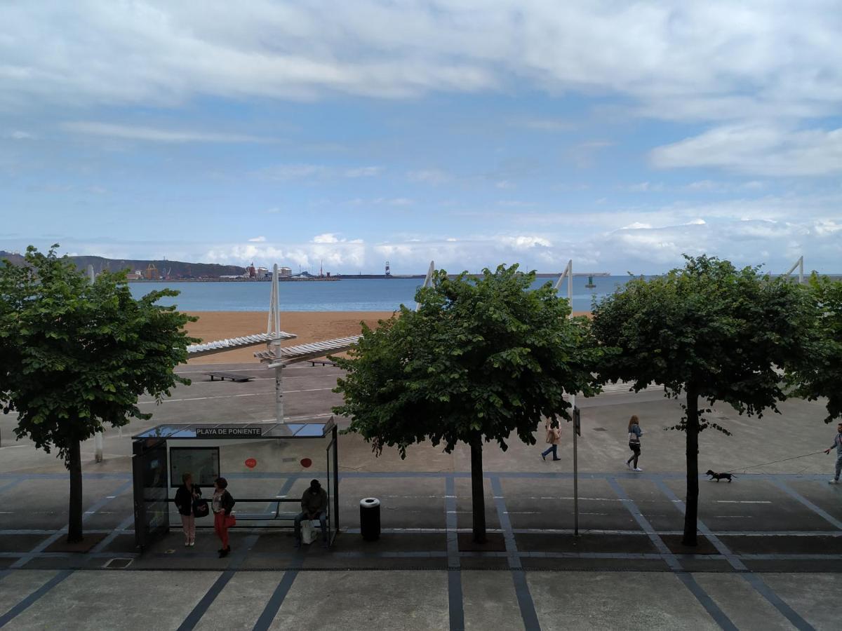 Apto. Vista Playa Poniente Gijón Exteriör bild