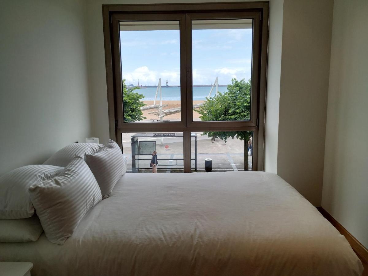 Apto. Vista Playa Poniente Gijón Exteriör bild